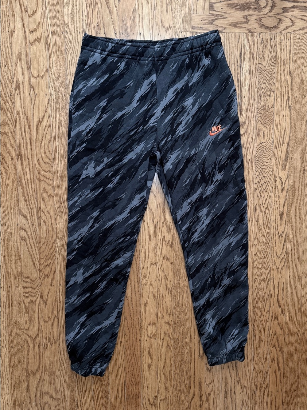 Nike Men’s Black & Gray Camo Joggers with Orange Logo - M medium - DD5145-010